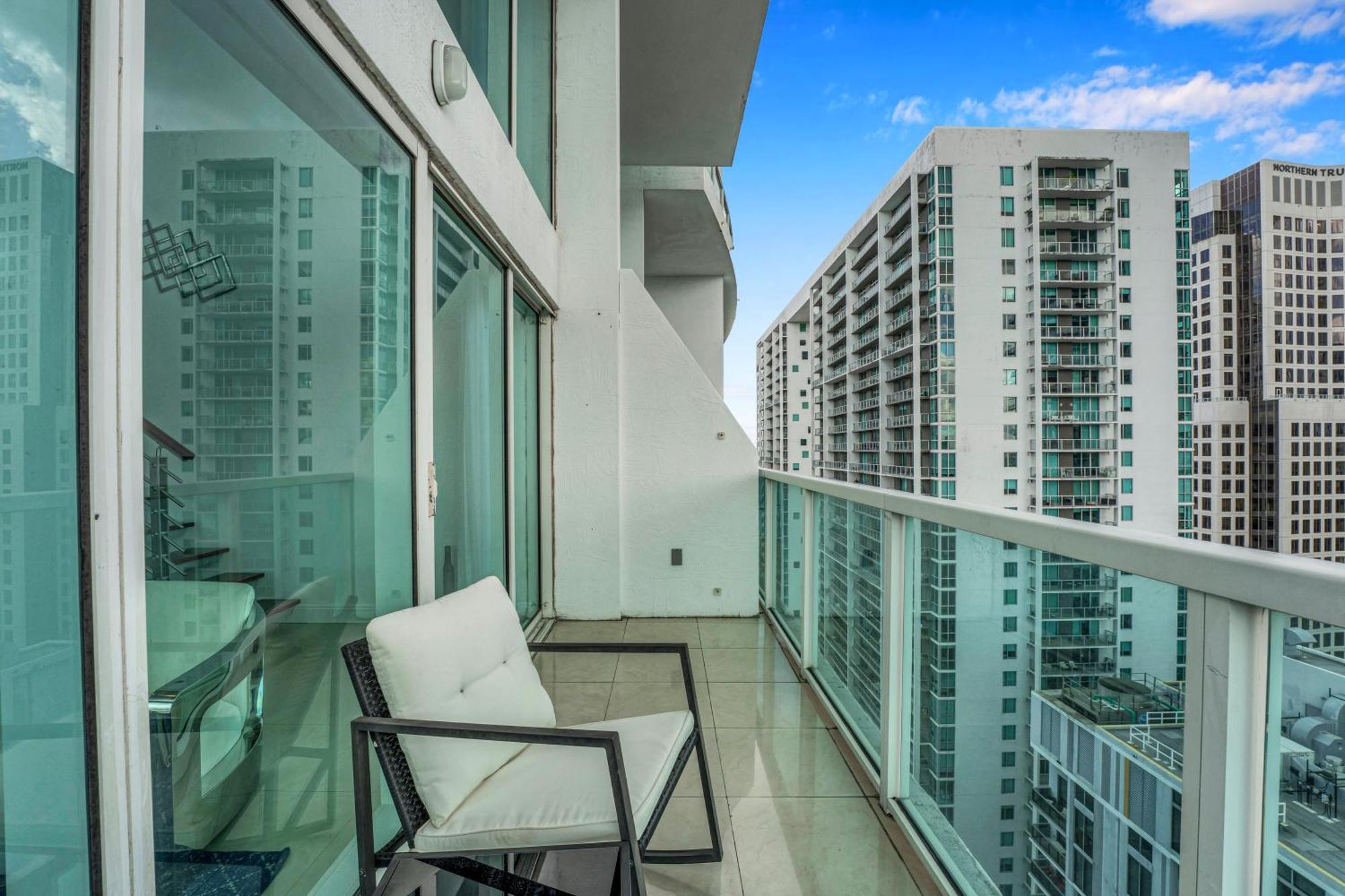 Modern 2 Story Loft 2br With Breathtaking Views Ferienhaus